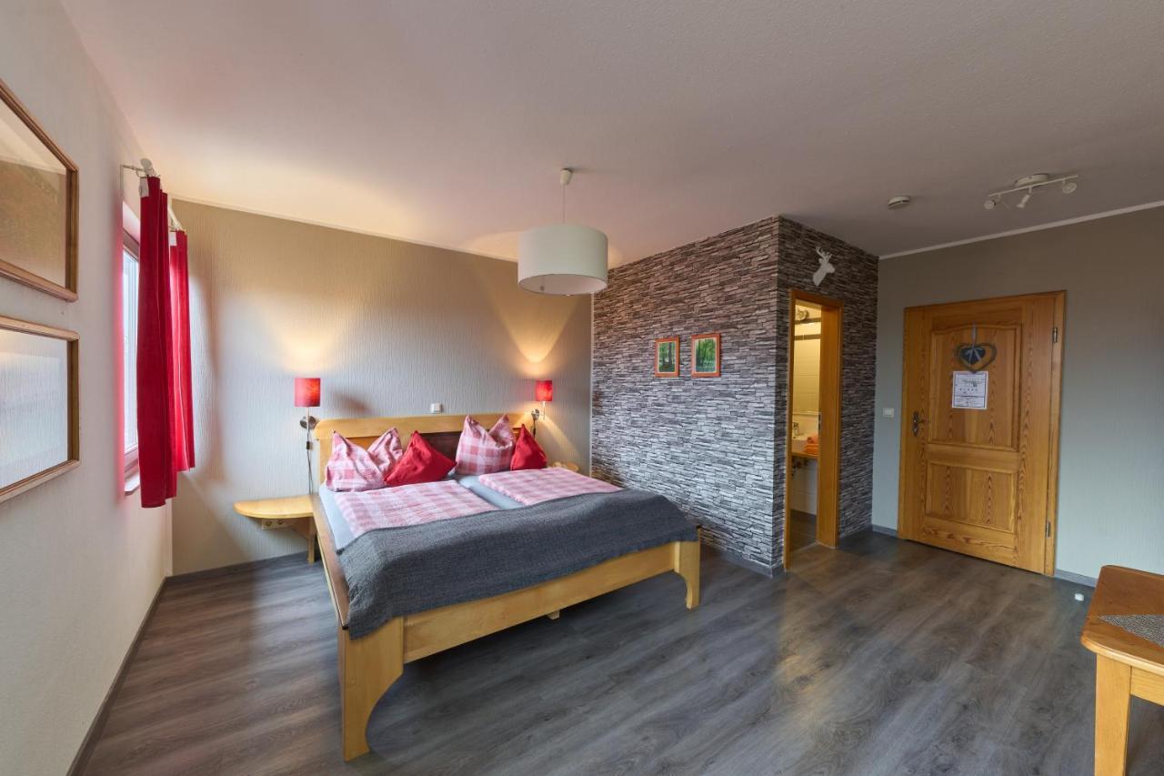Отель Landhotel Brauner Hirsch 3*